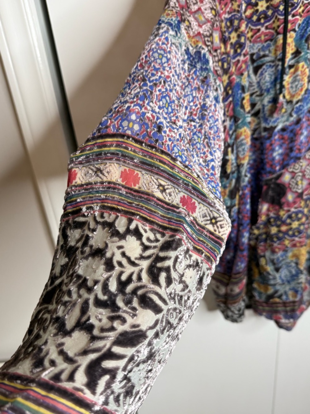 Johnny Was Women's Karma Burnout Aztec Hoodie Silk Blend Lightweight Medium - Picture 4 of 10